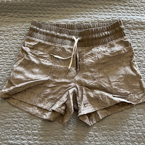 Super comfy athleta shorts size 2 - Picture 1 of 3